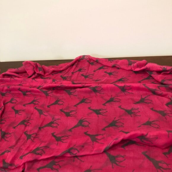 Giraffe Print Novelty Pink Scarf Wrap - Picture 3 of 8